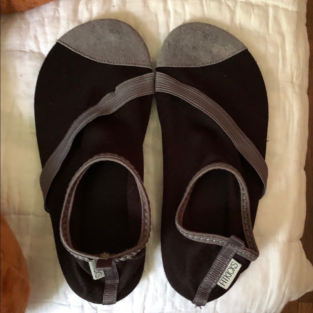 FitKicks Women's Black and Gray Elastic Strap Slip-On Flats